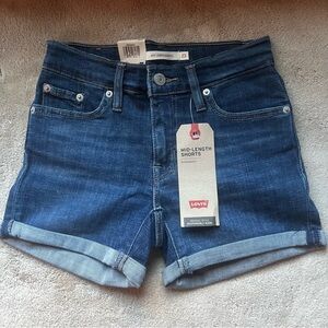 NWT Levi's Women's Dark Blue Mid Length Jean Shorts Size 23
